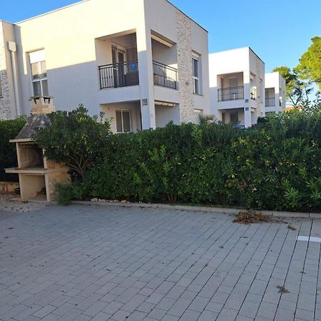 Apartman Lozancic Vir Exterior photo