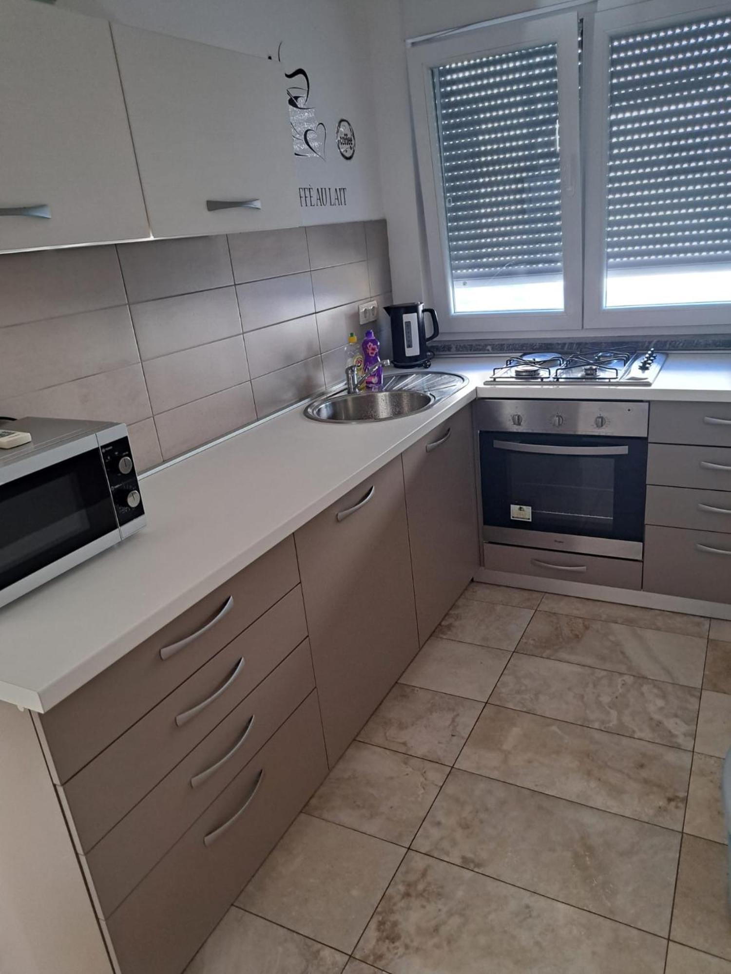 Apartman Lozancic Vir Exterior photo